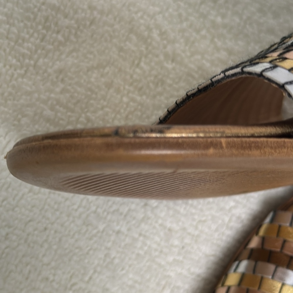 Bella Vita Eli-Italy Metallic Sandal - Picture 13 of 16